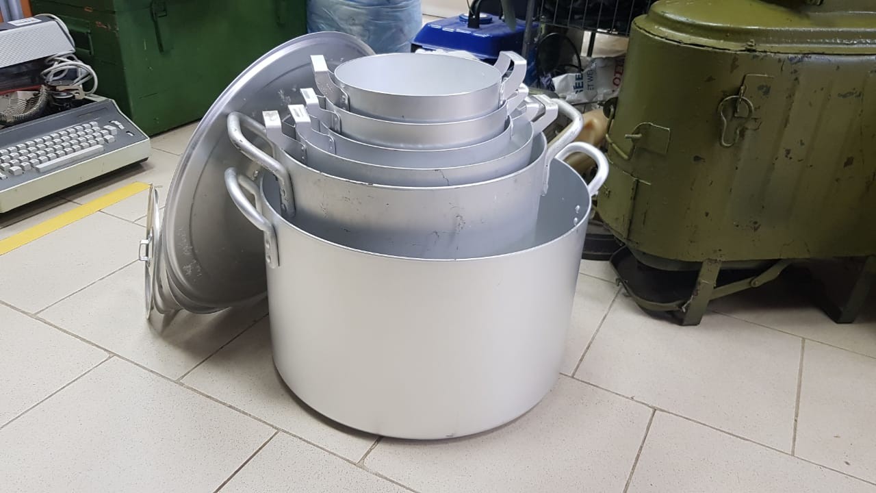 Кастрюля алюминиевая с крышкой (от 4 до 50 литров) Кастрюля алюминиевая с крышкой (от 4 до 50 литров)